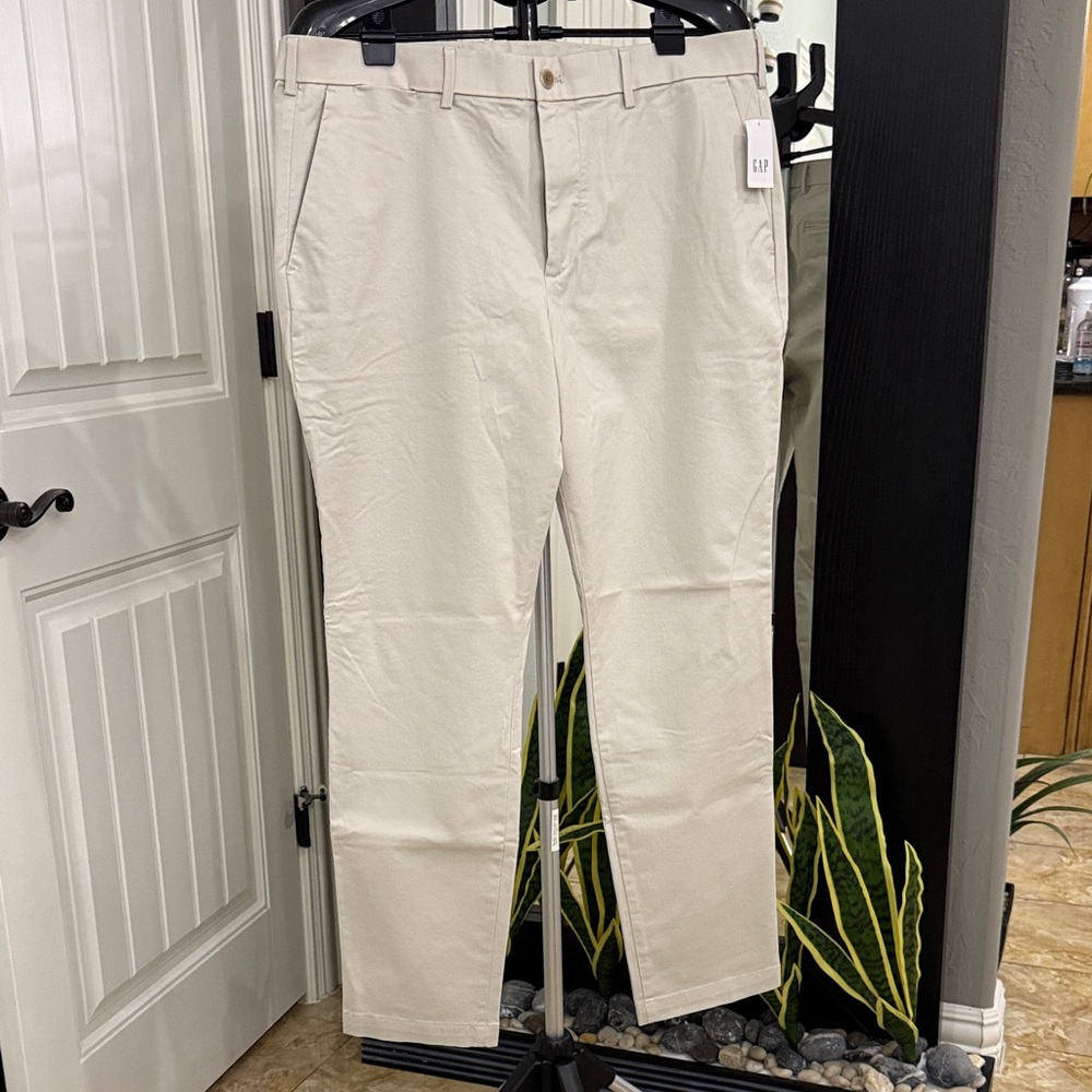 GAP Men's Cream Skinny Chinos